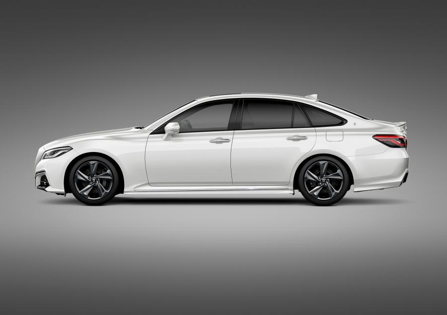  Toyota Crown Concept 2017 года  (фото 2 из 4)